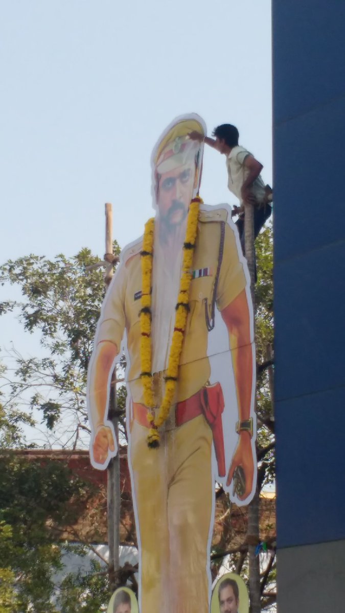 Suriya fans celebrate Singam 3 aka Si3 movie release. Suriya,actor Suriya,Singam 3,Si3,Si3 release,Si3 movie release,Suriya fans,actor Suriya fans