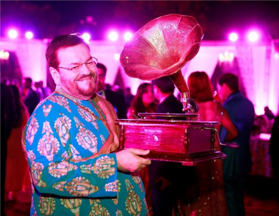 Nitin Mukesh Neil Nitin Mukesh and Rukmini Sahay,Neil Nitin Mukesh,Rukmini Sahay,Neil Nitin Mukesh wedding pics,Neil Nitin Mukesh wedding images,Neil Nitin Mukesh wedding photos,Neil Nitin Mukesh wedding stills,Neil Nitin Mukesh wedding pictures