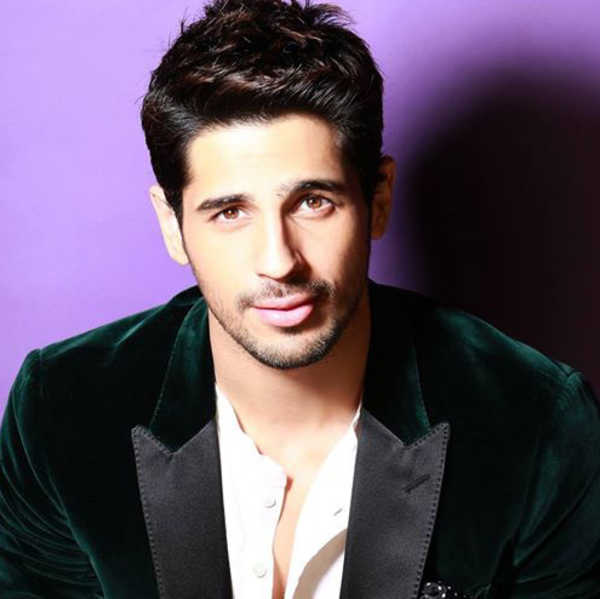 Siddarth Malhotra: He made a perfect debut with Student of the Year. The lanky actor’s enchanting laid-back personality has ensured that he enjoy a huge female fan following. They loved his performance in Ek Villain & that widened his fan base. Girls loved his role in Bar Bar Dekho and thought he looked very cute. He is today one of the most desirable Bollywood film hunks. Vicky Kaushal,Varun Dhawan,Sushant Singh,Sidharth Malhotra,Saqeeb Saleem,Randeep Hooda,arjun kapoor,Valentine's Day,Valentine's Day special