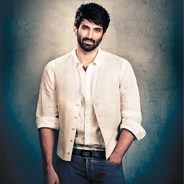 Aditya Roy Kapur: Aditya' lover boy image is a perfect fit because of his cute looks and endearing innocence with which he portrays in his characters. He gave a superb performance as a self-destructive singer in the movie Aashiqui 2. His repertoire includes films like Yeh Jawaani Hai Deewani, Fitoor & Daawat-e-Ishq. Continuing with his lover boy image, Aditya has depicted the role of Aditya in his latest movie Ok Jaanu with a lot of ardor and passion. Vicky Kaushal,Varun Dhawan,Sushant Singh,Sidharth Malhotra,Saqeeb Saleem,Randeep Hooda,arjun kapoor,Valentine's Day,Valentine's Day special