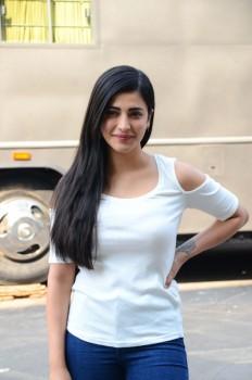 Bollywood actress Shruti Haasan snapped during an ad shoot!