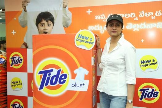 Tollywood actor Prince Mahesh Babu wife Namrata Shirodkar launches The new Tide Plus at Big Bazaar in Hyderabad.