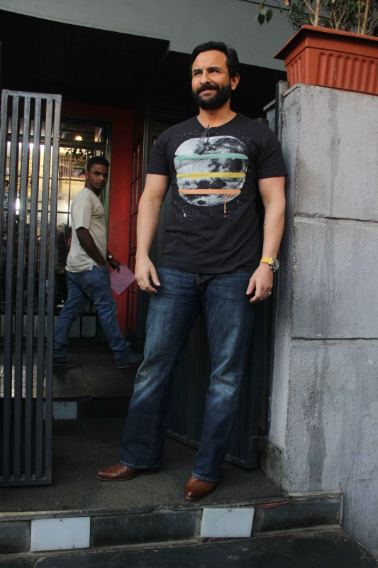 Bollywood actor Saif Ali Khan spotted at Monkey Bar in Mumbai. Saif Ali Khan,Saif Ali Khan at Monkey Bar,Monkey Bar,actor Saif Ali Khan,Saif Ali Khan pics,Saif Ali Khan images,Saif Ali Khan phoots,Saif Ali Khan stills,Saif Ali Khan pictures
