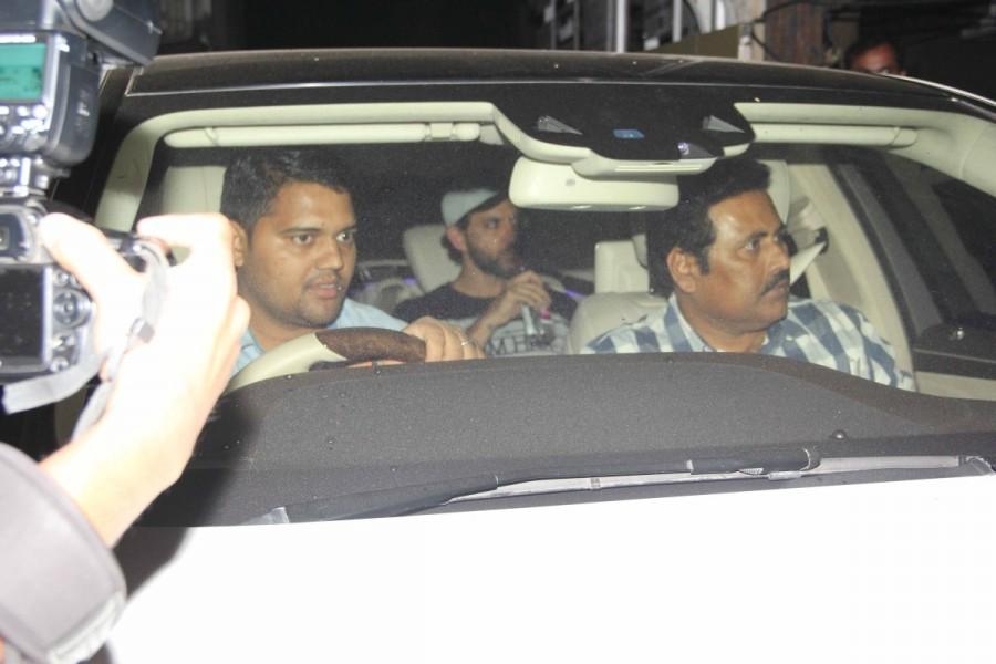 Bollywood actor Hrithik Roshan spotted at Slimless clinic in Bandra. Hrithik Roshan,Hrithik Roshan spotted at Slimless clinic,Hrithik Roshan at Slimless clinic,Slimless clinic,Hrithik Roshan latest pics,Hrithik Roshan latest images,Hrithik Roshan latest photos,Hrithik Roshan latest stills,Hrithik Roshan latest pictures