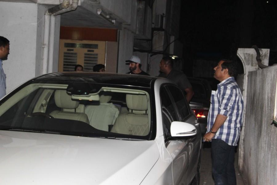 Bollywood actor Hrithik Roshan spotted at Slimless clinic in Bandra. Hrithik Roshan,Hrithik Roshan spotted at Slimless clinic,Hrithik Roshan at Slimless clinic,Slimless clinic,Hrithik Roshan latest pics,Hrithik Roshan latest images,Hrithik Roshan latest photos,Hrithik Roshan latest stills,Hrithik Roshan latest pictures