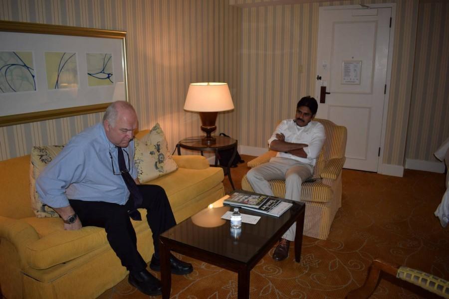 International political strategist Steve Jarding met Jana Sena chief Pawan Kalyan at Hyderabad. Pawan Kalyan meets Steve Jarding,Pawan Kalyan,Steve Jarding,Jana Sena chief Pawan Kalyan,Jana Sena,actor Pawan Kalyan,Pawan Kalyan pics,Pawan Kalyan images,Pawan Kalyan photos