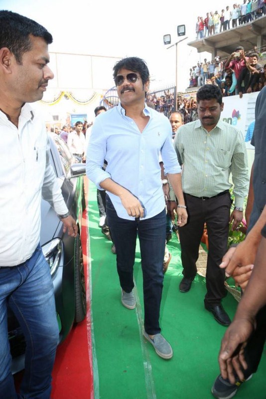 South Indian actor Akkineni Nagarjuna launches Swapna Theatre. Akkineni Nagarjuna,Nagarjuna,actor Nagarjuna,Nagarjuna launches Swapna Theatre,Swapna Theatre,Nagarjuna launches Swapna Theatre pics,Nagarjuna launches Swapna Theatre images,Nagarjuna launches Swapna Theatre photos,Nagarjuna launches Swapna Theatre stills