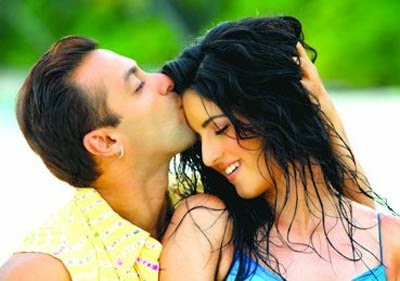 Salman Khan and Katrina Kaif. Kiss day Special,Kiss day,Kiss day 2017,Salman Khan,Katrina Kaif,Shah Rukh Khan,Ranveer Singh,Deepika Padukone,Shahid Kapoor,Hrithik Roshan,John Abraham