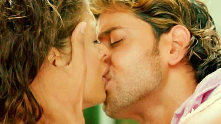 Hrithik Roshan and Aishwarya Rai. Kiss day Special,Kiss day,Kiss day 2017,Salman Khan,Katrina Kaif,Shah Rukh Khan,Ranveer Singh,Deepika Padukone,Shahid Kapoor,Hrithik Roshan,John Abraham