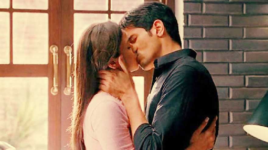 Sidharth Malhotra and Alia Bhatt. Kiss day Special,Kiss day,Kiss day 2017,Salman Khan,Katrina Kaif,Shah Rukh Khan,Ranveer Singh,Deepika Padukone,Shahid Kapoor,Hrithik Roshan,John Abraham