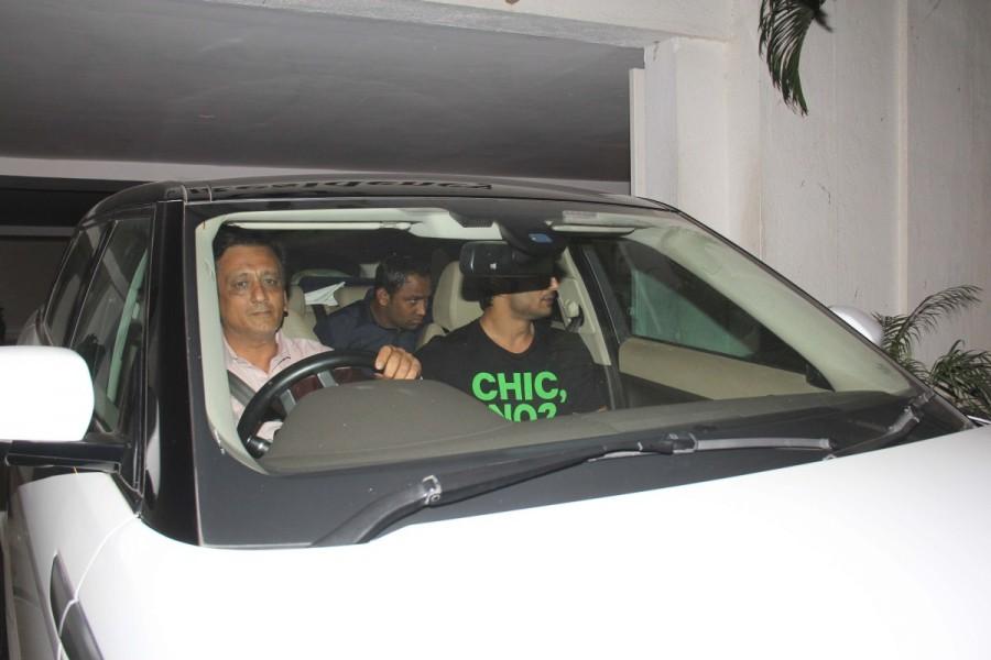 Bollywood actor Sushant Singh Rajput spotted at Karan Johar's house. Sushant Singh Rajput,Karan Johar,Sushant Singh Rajput spotted at Karan Johar,Sushant Singh Rajput pics,Sushant Singh Rajput images,Sushant Singh Rajput photos,Sushant Singh Rajput stills,Sushant Singh Rajput pictures