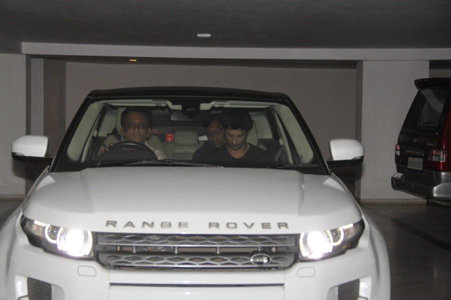 Bollywood actor Sushant Singh Rajput spotted at Karan Johar's house. Sushant Singh Rajput,Karan Johar,Sushant Singh Rajput spotted at Karan Johar,Sushant Singh Rajput pics,Sushant Singh Rajput images,Sushant Singh Rajput photos,Sushant Singh Rajput stills,Sushant Singh Rajput pictures