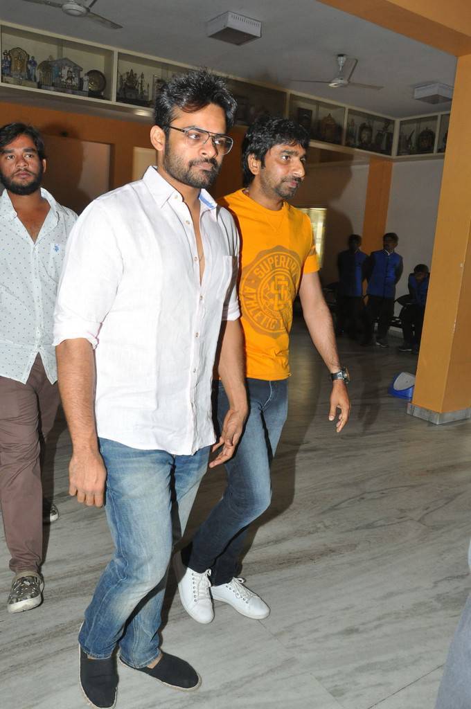 Telugu movie Winner Trailer launch event held in Hyderabad. Celebs like Sai Dharam Tej, V. V. Vinayak and others graced the event. Sai Dharam Tej,Winner Trailer Launch,Winner Trailer,V. V. Vinayak,Winner Trailer Launch pics,Winner Trailer Launch images,Winner Trailer Launch photos,Winner Trailer Launch stills,Winner Trailer Launch pictures
