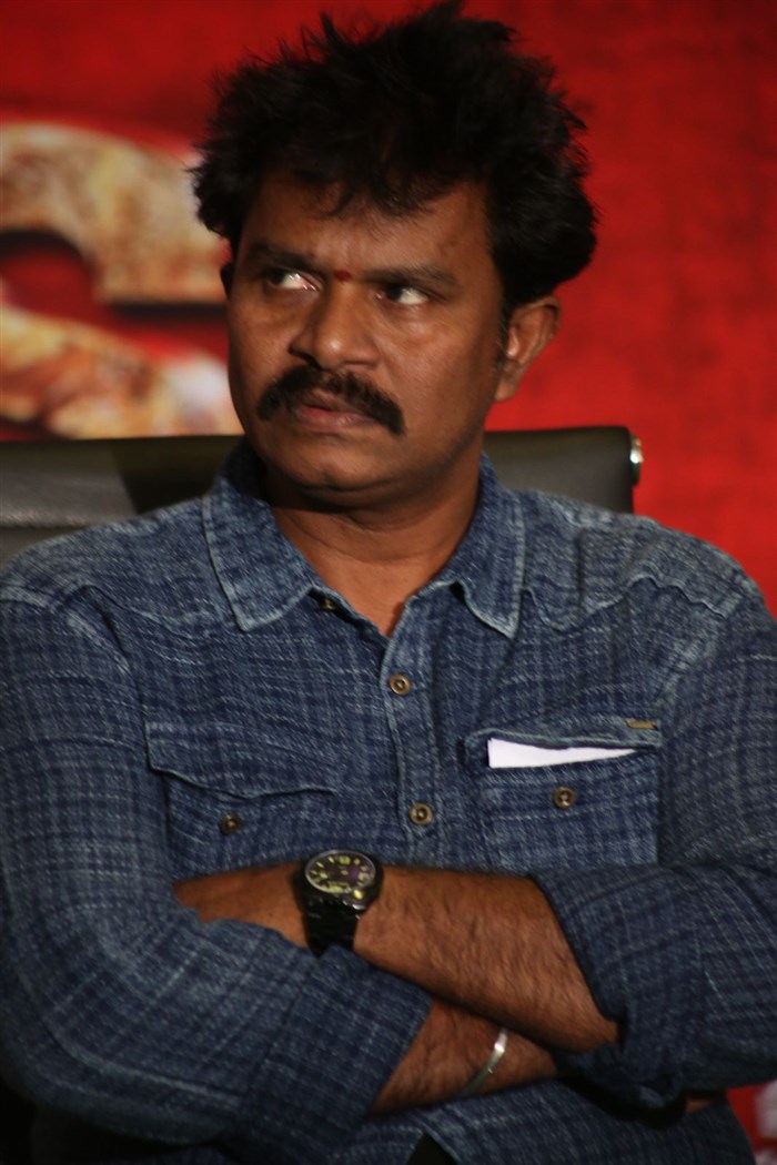 Telugu movie S3 (Yamudu 3) success meet held at Hyderabad. Celebs like Suriya, director Hari, producer Malkapuram Shivakumar and others graced the event. Suriya,Hari,director Hari,producer Malkapuram Shivakumar,Yamudu 3,Yamudu 3 success meet,Yamudu 3 success meet pics,Yamudu 3 success meet images,Yamudu 3 success meet photos,Yamudu 3 success meet stills,Yamudu 3 success meet pictures