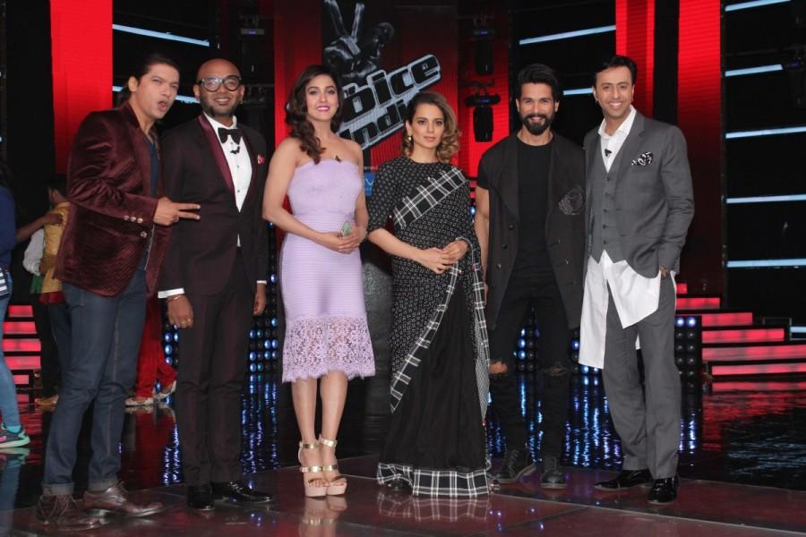 Bollywood actors Shahid Kapoor and Kangana Ranaut along with singers Shaan, Benny Dayal, Neeti Mohan and music composer Salim Merchant on the sets of &TV's singing reality show The Voice India season 2 to promote their film Rangoon in Mumbai. Kangana Ranaut,Shahid Kapoor,Kangana Ranaut and Shahid Kapoor,Rangoon,The Voice India season 2,The Voice India,Rangoon promotion,Rangoon movie promotion,Rangoon movie promotion pics,Rangoon movie promotion images,Rangoon movie promotion stills,Rangoon mov