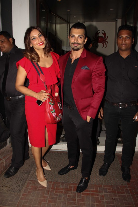 Bollywood actress Bipasha Basu and Karan Singh Grover celebrate Valentine’s Day. Bipasha Basu and Karan Singh Grover,Bipasha Basu,Karan Singh Grover,Bipasha Basu celebrates Valentine’s Day,Valentine’s Day,Valentine’s Day 2017,Valentine’s Day celebrations,Valentine’s Day celebrations pics,Valentine’s Day celebrations images,Valentine’s