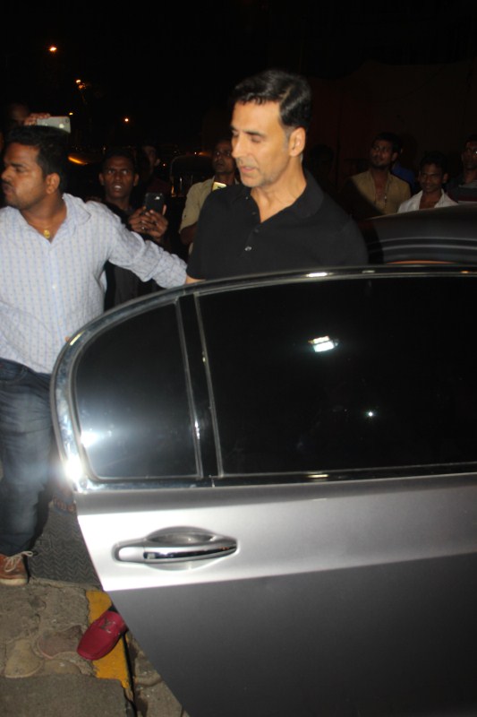 Bollywood actor Akshay Kumar, Twinkle Khanna & Bobby Deol spotted at Korner house for dinner in Bandra. Akshay Kumar,Twinkle Khanna,Akshay Kumar and Twinkle Khanna,Bobby Deol,Korner house