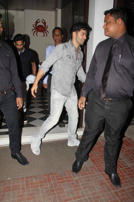 Bollywood actor Varun Dhawan spotted with girlfriend Natasha at Bastian Restaurant on Valentine's Day Varun Dhawan,actor Varun Dhawan,Natasha,Valentine's Day,Varun Dhawan with his girl friend,Varun Dhawan pics,Varun Dhawan images,Varun Dhawan photos,Varun Dhawan stills,Varun Dhawan pictures