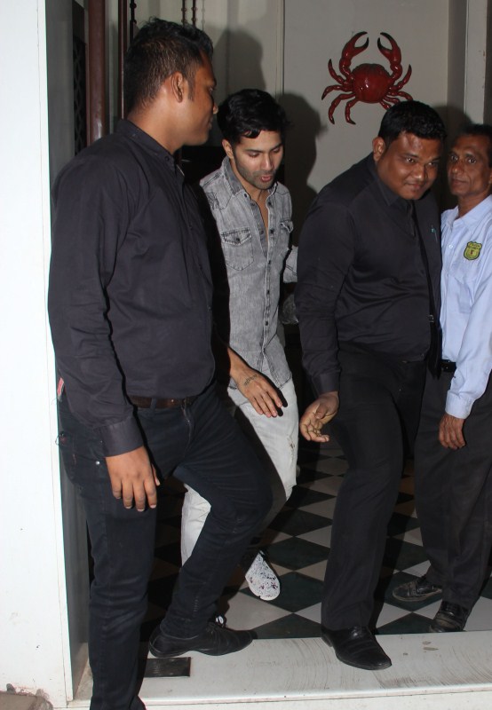 Bollywood actor Varun Dhawan spotted with girlfriend Natasha at Bastian Restaurant on Valentine's Day Varun Dhawan,actor Varun Dhawan,Natasha,Valentine's Day,Varun Dhawan with his girl friend,Varun Dhawan pics,Varun Dhawan images,Varun Dhawan photos,Varun Dhawan stills,Varun Dhawan pictures