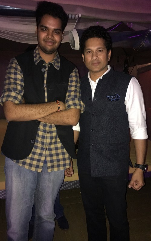 Indian Idol 9 Contestant PVNS Rohit with Sachin Tendulkar. Indian Idol 9 contestants,Indian Idol 9,Indian Idol,Sachin Tendulkar,Malvika Sundar,Mohit Chopra,PVNS Rohit,RP Shravan