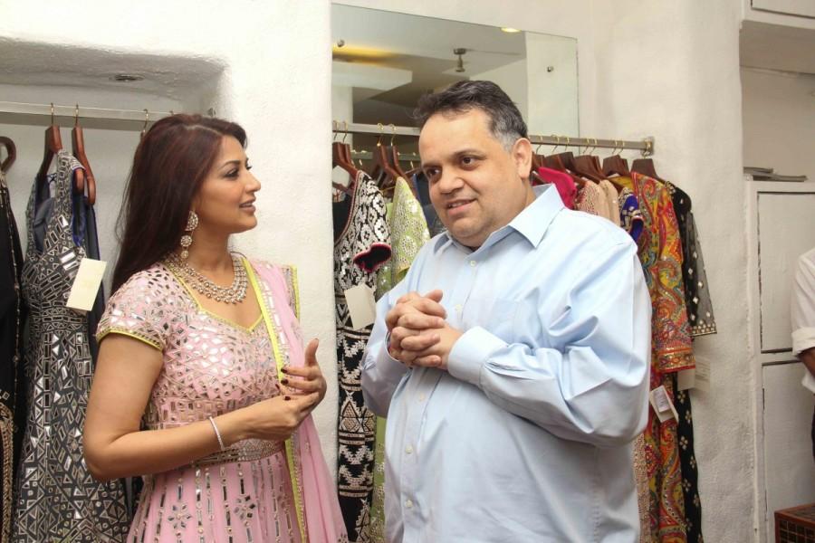 Bollywood actress Sonali Bendre unveiled ASAL jewellery collection. Sonali Bendre,actress Sonali Bendre,ASAL jewellery collection,ASAL collection,ASAL jewellery,Sonali Bendre pics,Sonali Bendre images,Sonali Bendre photos,Sonali Bendre stills,Sonali Bendre pictures