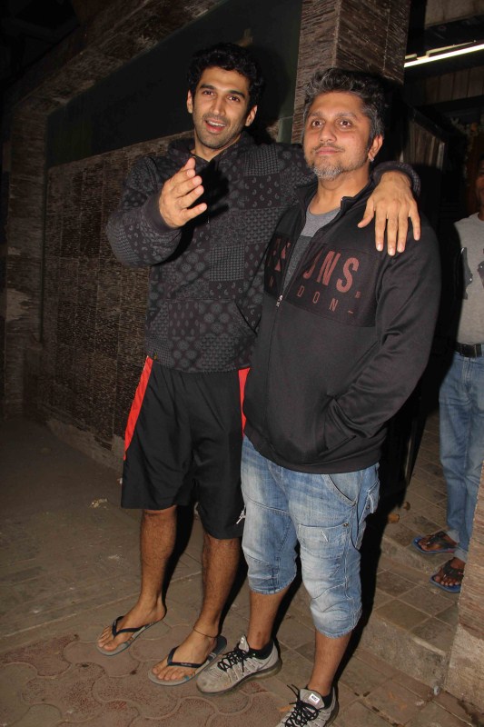 Bollywood actor Aditya Roy Kapur spotted at Mohit Suri's office. Aditya Roy Kapur,Mohit Suri,Aditya Roy Kapur with Mohit Suri,Aditya Roy Kapur latest pics,Aditya Roy Kapur latest images,Aditya Roy Kapur latest photos,Aditya Roy Kapur latest stills,Aditya Roy Kapur latest pictures