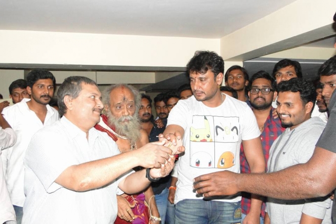 South Indian actor Darshan celebrates his 40th Birthday with his fans in Bangalore on Feb 16, 2016. Darshan,actor Darshan,Darshan birthday,Darshan birthday Celebration,Darshan birthday Celebration pics,Darshan birthday Celebration images,Darshan birthday Celebration photos,Darshan birthday Celebration stills,Darshan birthday Celebration pictures