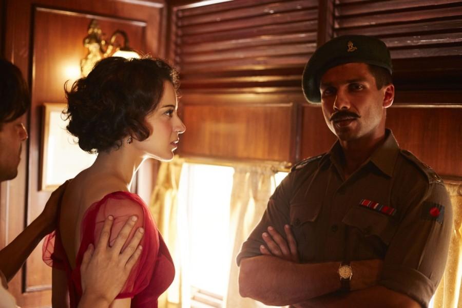 Saif Ali Khan Shahid Kapoor And Kangana Ranauts Rangoon Movie Stills