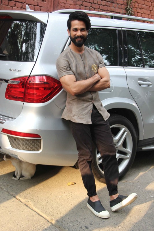 Bollywood actor Shahid Kapoor snapped at Mehboob studio for Rangoon promotion. Shahid Kapoor,actor Shahid Kapoor,Shahid Kapoor snapped at Mehboob studio,Rangoon promotion,Rangoon movie promotion,Shahid Kapoor pics,Shahid Kapoor images,Shahid Kapoor photos,Shahid Kapoor stills,Shahid Kapoor pictures