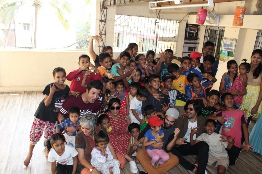The cast of the most awaited sequel of 2017, Fukrey Returns came together for an event of an NGO - Dhai Akshar in Mumbai which works for unprivileged children. Ali Fazal who happens to be a board member of Dhai Akshar with Director Amol Gupte came in with his cast of Fukrey in support including Richa Chadha along with Manjot Singh and Varun Sharma were present at the event having some fun interactions and special activities for the kids between the age of 9 and 15. Dhai Akshar as an NGO not only educates the children but also gives them an exposure in extra curricular activities and aims to train them in performing arts. Fukrey Returns,Ali Fazal,Dhai Akshar,Director Amol Gupte,Manjot Singh,Varun Sharma,Fukrey Returns promotion,Fukrey Returns movie promotion