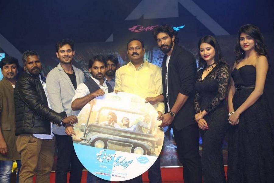 Telugu movie O Pilla Nee Valla audio launch held at Hyderabad. Celebs like Krishna Chaitanya, Surya Srinivas, Rajesh Rathod, Shalu Chourasiya, Monika Singh, Ashok Vardhan, Sudarshan, S Kishore, Surya Keriya, Raj Kandukuri, Madhu Ponnas and others graced the event. O Pilla Nee Valla,O Pilla Nee Valla audio launch,Krishna Chaitanya,Surya Srinivas,Rajesh Rathod,Shalu Chourasiya,Monika Singh,Ashok Vardhan,Sudarshan,S Kishore,Surya Keriya,O Pilla Nee Valla audio launch pics,O Pilla Nee Valla audio launch images,O Pilla