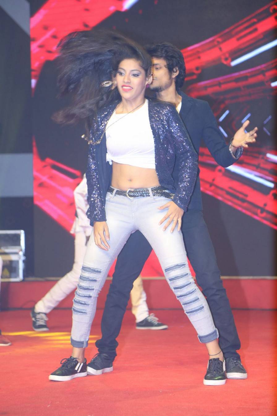 Telugu movie O Pilla Nee Valla audio launch held at Hyderabad. Celebs like Krishna Chaitanya, Surya Srinivas, Rajesh Rathod, Shalu Chourasiya, Monika Singh, Ashok Vardhan, Sudarshan, S Kishore, Surya Keriya, Raj Kandukuri, Madhu Ponnas and others graced the event. O Pilla Nee Valla,O Pilla Nee Valla audio launch,Krishna Chaitanya,Surya Srinivas,Rajesh Rathod,Shalu Chourasiya,Monika Singh,Ashok Vardhan,Sudarshan,S Kishore,Surya Keriya,O Pilla Nee Valla audio launch pics,O Pilla Nee Valla audio launch images,O Pilla
