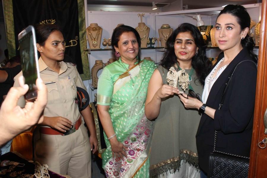 Bollywood actress Karisma Kapoor inaugurates FICCI Ladies Organization (FLO) Mumbai Magic Bazaar 2017 at Atria Mall in Mumbai on February 17, 2017. Karisma Kapoor,actress Karisma Kapoor,FICCI Ladies Organization,FLO,FLO Mumbai Magic Bazaar,Atria Mall,Karisma Kapoor latest pics,Karisma Kapoor latest images,Karisma Kapoor latest photos,Karisma Kapoor latest pictures