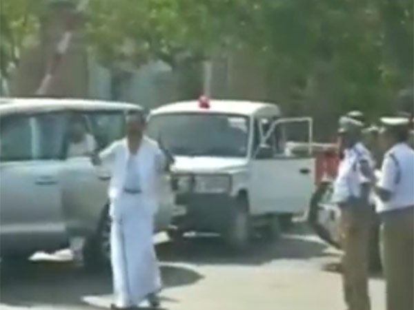 Tamil Nadu assembly: Stalin's shirt torn. Stalin,DMK,MK Stalin,Stalin shirt,Tamil Nadu assembly