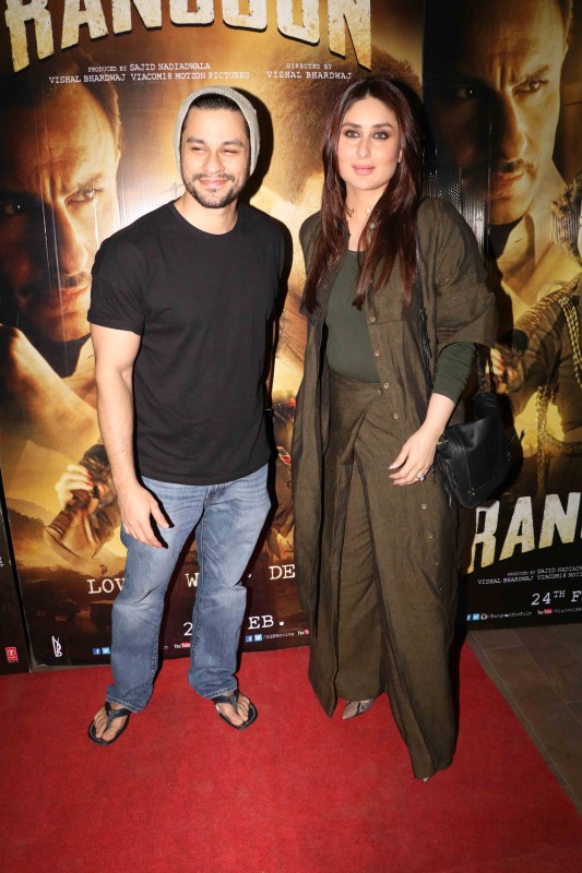 Kunal Khemu and Kareena Kapoor Khan at Rangoon special screening. Saif Ali Khan,Shahid Kapoor,Kangana Ranaut's Rangoon was a star-studded affair. Bollywood stars like Kareena Kapoor Khan,Mohammed Morani,Lucky Morani,Sajid Nadiadwala,Vishal Bhardwaj,Wardha Khan,Lucky Morani