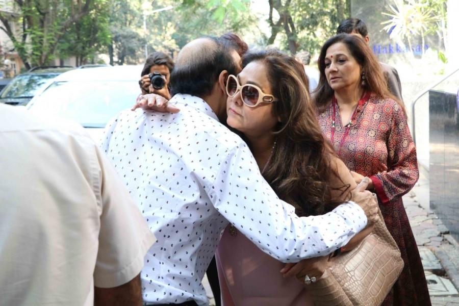 Anil Ambani and Tina Munim spotted at Bandra. Anil Ambani and Tina Munim,Anil Ambani and Tina Munim at Bandra,Anil Ambani,Tina Munim,Anil Ambani and Tina Munim pics,Anil Ambani and Tina Munim images,Anil Ambani and Tina Munim photos,Anil Ambani and Tina Munim stills,Anil Ambani and Tina Munim picture