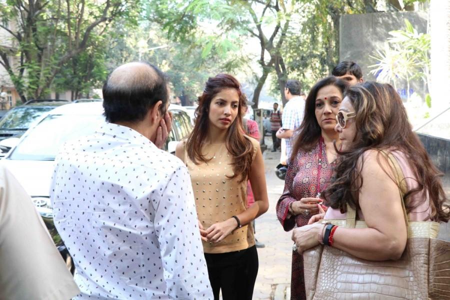 Anil Ambani and Tina Munim spotted at Bandra. Anil Ambani and Tina Munim,Anil Ambani and Tina Munim at Bandra,Anil Ambani,Tina Munim,Anil Ambani and Tina Munim pics,Anil Ambani and Tina Munim images,Anil Ambani and Tina Munim photos,Anil Ambani and Tina Munim stills,Anil Ambani and Tina Munim picture