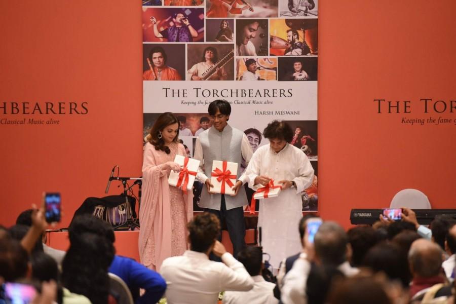 Bollywood actor Amitabh Bachchan and Nita Ambani spotted at the launch of book The Torchbearers by author Harsh Meswani in Mumbai. Amitabh Bachchan,Nita Ambani,Amitabh Bachchan and Nita Ambani,The Torchbearers,Harsh Meswani