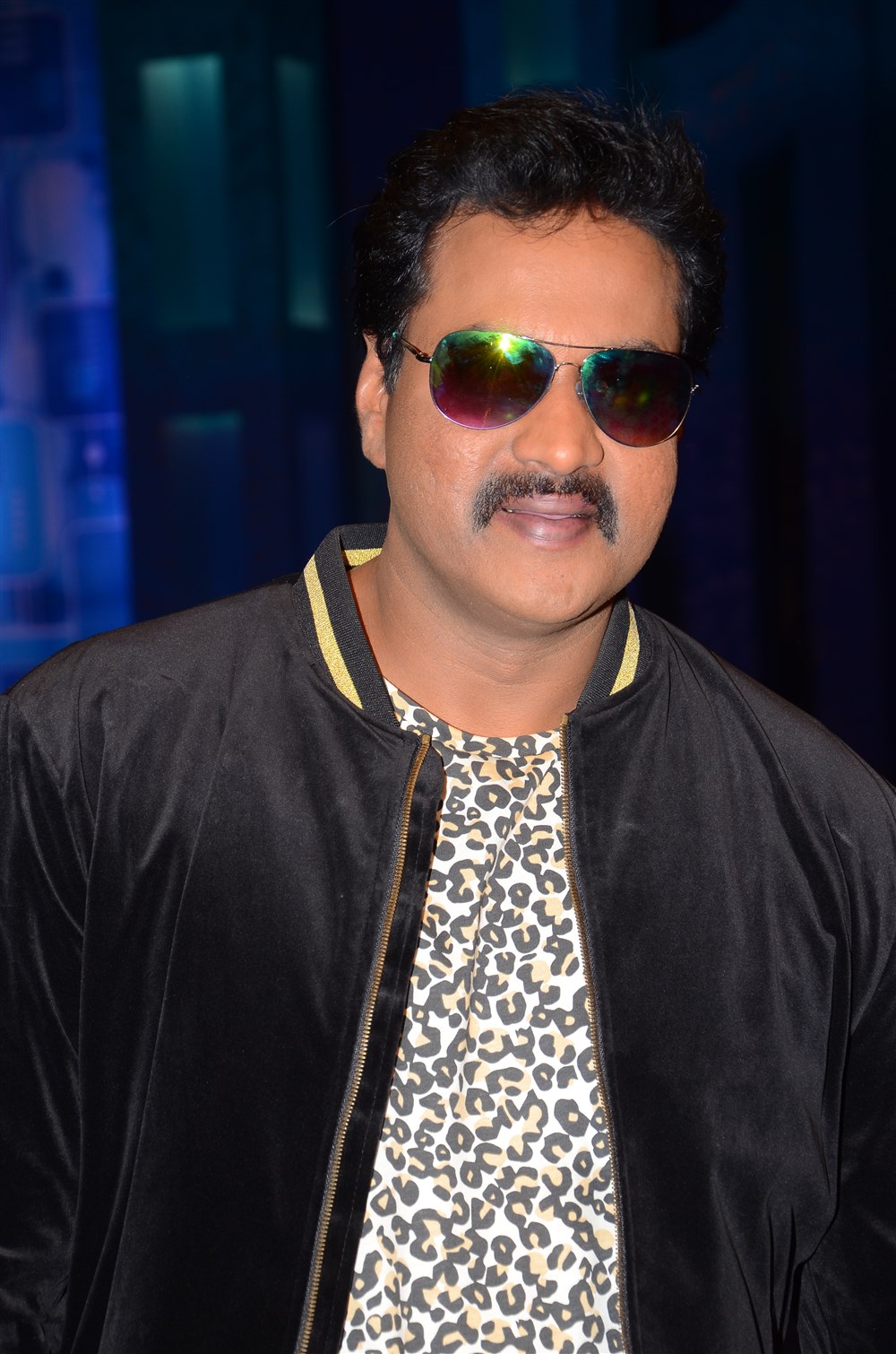Tollywood actor Sunil launches Metro movie first song with producer Suresh Kondeti in Hyderabad. Sunil,actor Sunil,Metro movie first song,Metro movie,Suresh Kondeti,Sunil latest pics,Sunil latest images,Sunil latest photos,Sunil latest stills,Sunil latest pictures