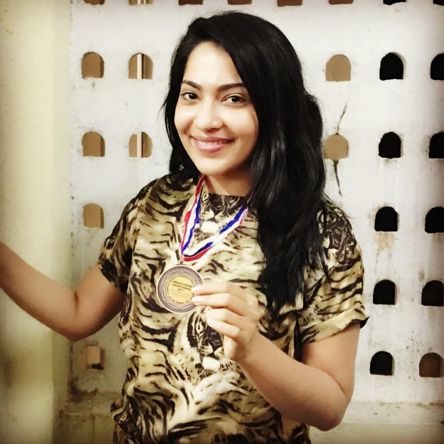 VJ-actress Ramya Subramanian wins bronze in the national level weightlifting competition. On her Twitter handle, Ramya tweeted "It was tough,so many this time,fought hard n took bronze at the State Level Benchpress.Nextstop will be Nationals". VJ-actress Ramya,Ramya,Ramya Subramanian,Ramya Subramanian wins bronze,weightlifting competition,State Level Benchpress