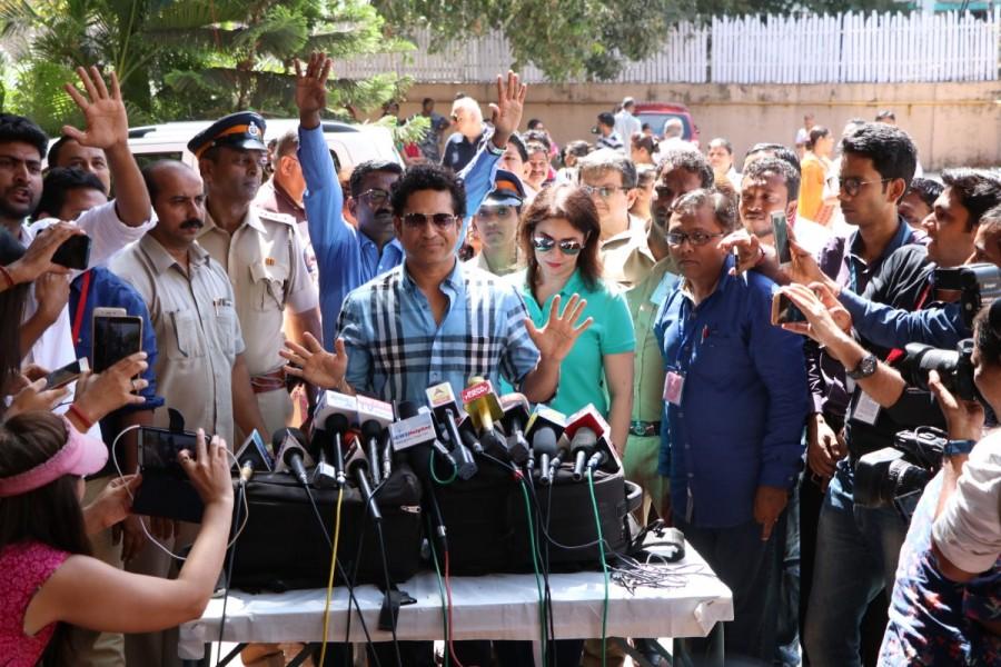 BMC Election 2017: Former Indian cricketer Sachin Ramesh Tendulkar with his wife Anjali cast their vote in Mumbai. Sachin Ramesh Tendulkar,Sachin,Sachin Tendulkar,Anjali,Anjali Tendulkar,BMC Election 2017,BMC Election,celebs at BMC Election