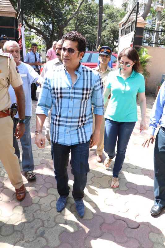 BMC Election 2017: Former Indian cricketer Sachin Ramesh Tendulkar with his wife Anjali cast their vote in Mumbai. Sachin Ramesh Tendulkar,Sachin,Sachin Tendulkar,Anjali,Anjali Tendulkar,BMC Election 2017,BMC Election,celebs at BMC Election