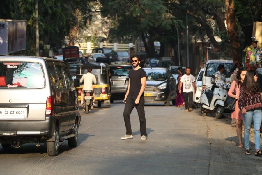 Bollywood actor Harshvardhan Kapoor spotted at The Korner House bandra. Harshvardhan Kapoor,The Korner House bandra,actor Harshvardhan Kapoor,Harshvardhan Kapoor latest pics,Harshvardhan Kapoor latest images,Harshvardhan Kapoor latest photos,Harshvardhan Kapoor latest stills,Harshvardhan Kapoor latest pictures