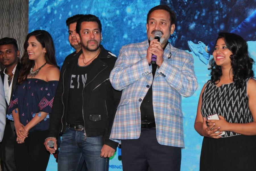 Bollywood actor Salman Khan and Iulia Vantur at the music launch of Marathi film Rubik's Cube. Salman Khan and Iulia Vantur,Salman Khan,Iulia Vantur,Marathi film Rubik,Rubik,Salman Khan and Iulia Vantu pics,Salman Khan and Iulia Vantu images,Salman Khan and Iulia Vantu photos,Salman Khan and Iulia Vantu stills,Salman Khan and Iulia Vantu pictures