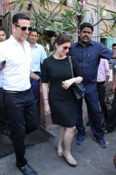 Bollywood actor Akshay Kumar and Twinkle Khanna spotted at cafe in Bandra.