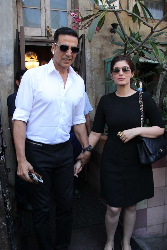 Bollywood actor Akshay Kumar and Twinkle Khanna spotted at cafe in Bandra. Akshay Kumar and Twinkle Khanna,Akshay Kumar,Twinkle Khanna,Akshay Kumar at cafe,Twinkle Khanna at cafe,Akshay Kumar and Twinkle Khanna pics,Akshay Kumar and Twinkle Khanna images,Akshay Kumar and Twinkle Khanna photos,Akshay Kumar and Twinkle Khanna stil