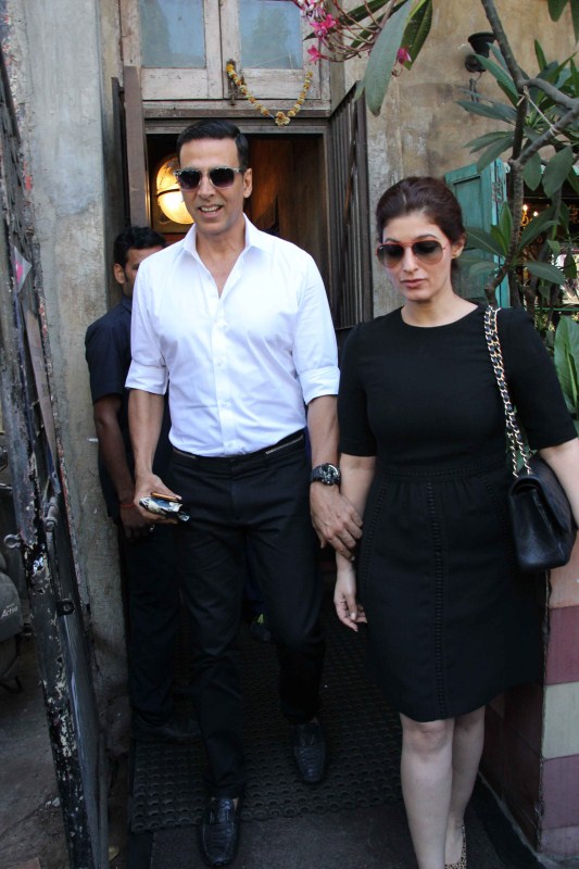 Bollywood actor Akshay Kumar and Twinkle Khanna spotted at cafe in Bandra. Akshay Kumar and Twinkle Khanna,Akshay Kumar,Twinkle Khanna,Akshay Kumar at cafe,Twinkle Khanna at cafe,Akshay Kumar and Twinkle Khanna pics,Akshay Kumar and Twinkle Khanna images,Akshay Kumar and Twinkle Khanna photos,Akshay Kumar and Twinkle Khanna stil