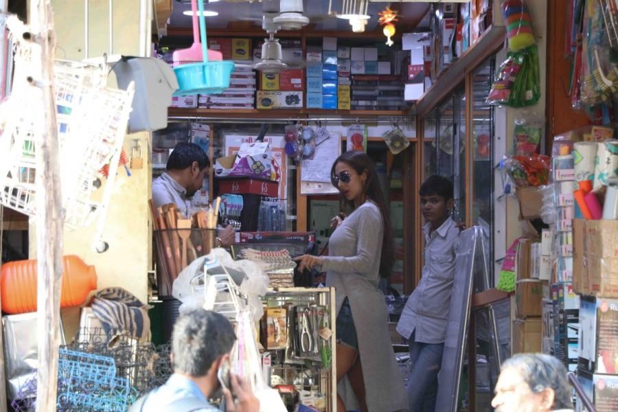 Bollywood actress Malaika Arora Khan spotted at Pali Hill Market in Bandra, Mumbai. Malaika Arora Khan,actress Malaika Arora Khan,Malaika Arora Khan spotted at Pali Hill market,Malaika Arora Khan at Pali Hill market,Malaika Arora Khan at Bandra,Malaika Arora Khan pics,Malaika Arora Khan images,Malaika Arora Khan photos,Malaika Arora Khan