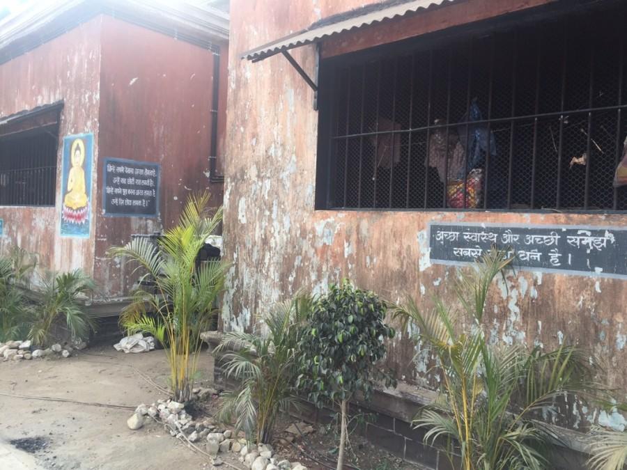 Farhan Akhtar's upcoming film, 'Lucknow Central' has already been creating a buzz owing to its mammoth jail set, taking up a huge space of two acres in Film City. Producer Nikkhil Advani wanted to leave no stone unturned in making the set look as realistic as possible, so he hired a team of inmates to make the jail walls look authentic. Farhan Akhtar,actor Farhan Akhtar,Lucknow Central,Lucknow Central Jail,Film City,Lucknow Central movie,bollywood movie Lucknow Central