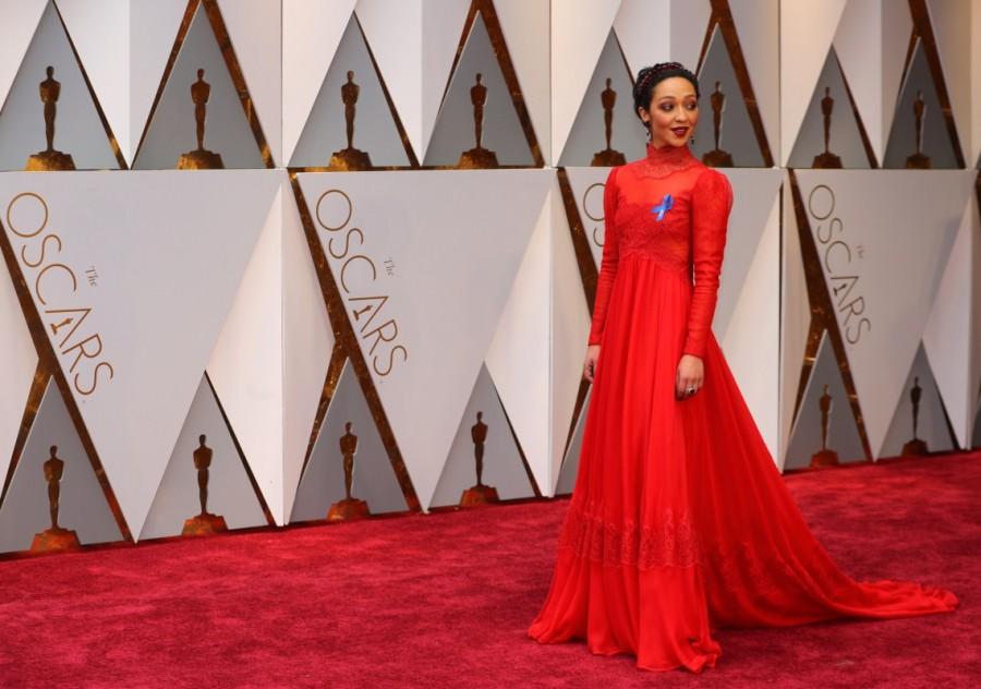 Ruth Negga Ruth Negga,Hailee Steinfeld,Isabelle Huppert,Viola Davis,Halle Berry,Mahershala,Karlie Kloss,Taraji P Henson,John Legend,Chrissy Teigen,Emma Stone,Oscars 2017 red carpet